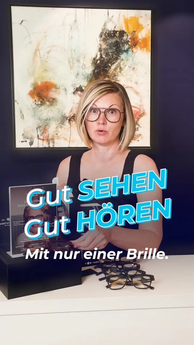 Gut sehen und gut hören? 👓👂

Viele Menschen merken irgendwann, dass Gespräche in Restaurants, Cafés oder größeren Gruppen anstrengender werden.

Genau dafür gibt es mittlerweile eine spannende Lösung: die Hörbrille.

In unserem Podcast sprechen wir mit Fabian von Luxottica darüber, wie diese Technologie funktioniert, für wen sie gedacht ist und warum gutes Hören ein wichtiger Teil der Lebensqualität ist.

👉 Die komplette Folge findest du auf Spotify.

Wie findest du die Idee einer Brille, die beim Hören unterstützt?