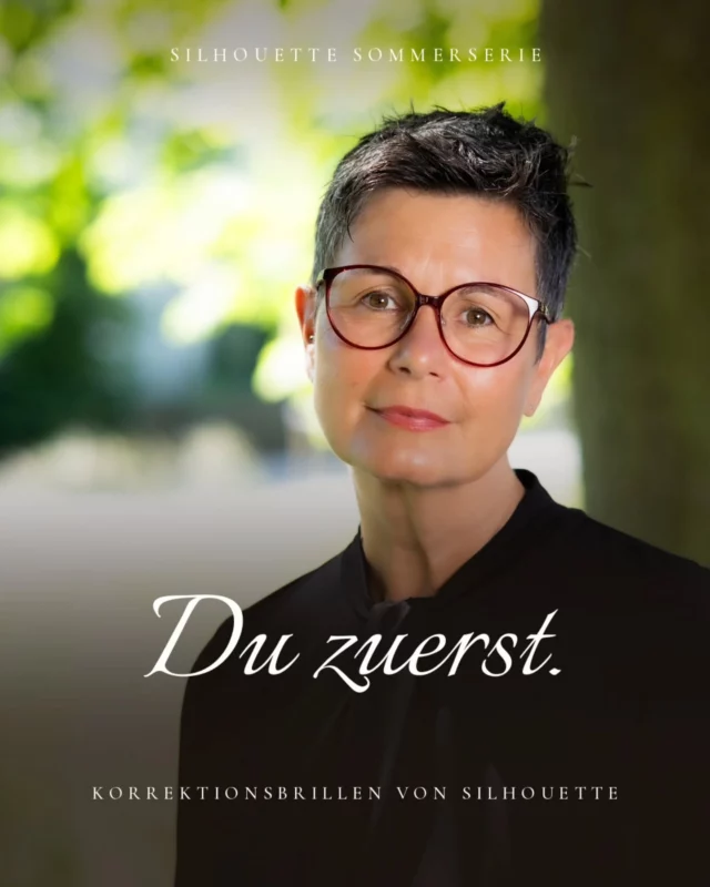 Eine Brille sollte sich dir anpassen. Nicht umgekehrt.

Genau das ist der Gedanke hinter Silhouette: Fassungen, die nicht über dich bestimmen, sondern dich zeigen. Ob Bordeaux, das Farbe bekennt, kräftiges Navy mit klarer Kante oder feines Metall, das einfach da ist – jede Fassung erzählt etwas anderes.

Und weil Fassung und Gläser bei Silhouette aus einem Haus kommen, stimmt am Ende auch das Sehen. Einstärkig oder als Gleitsicht, individuell für dich gefertigt.

Nicht nur Sonnenbrillen: Auch die Korrektionsfassungen sind noch bis 29. August komplett bei uns. Komm vorbei und probier dich durch.
Optik Studio dein Optiker in Schrobenhausen 💙 

@silhouetteeyewear