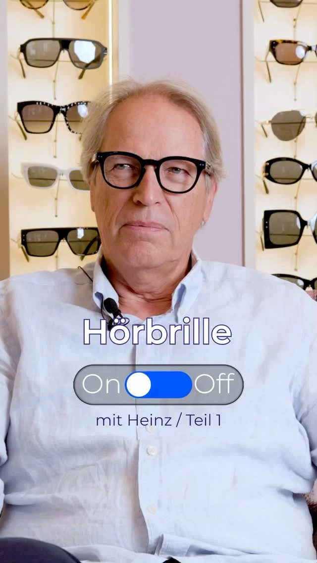 „Wie war der Fisch?“ – „Wie war der Tisch?“

Heinz hat beim Ohrenarzt schwarz auf weiß bekommen, dass er statt 100 nur noch 66 Prozent versteht. Zwei klassische Hörgeräte hatte er vorher ausprobiert, eins hinter dem Ohr, eins im Ohr. Beide waren beim Tragen einfach unangenehm. Die Nuance Audio Hörbrille sieht aus wie eine Brille und wird getragen wie eine Brille – Mikrofone und Lautsprecher sitzen in den Bügeln.

Ein Satz von ihm bleibt hängen: „Je weniger du verstehst, umso weniger nimmst du am Leben teil.“

Das ist Teil 1 von 3. In den nächsten beiden Teilen erzählt Heinz, wie sich der erste Tag angefühlt hat und was die Brille im Alltag wirklich ändert.

Wenn du dich am Tisch öfter verhörst als dir lieb ist: Die Hörbrille steht bei uns zum Probetragen bereit, auch ohne Termin. Ein erster Schritt, mehr nicht.

Komm vorbei.

Dein Optiker in Schrobenhausen 💙

@nuanceaudio
